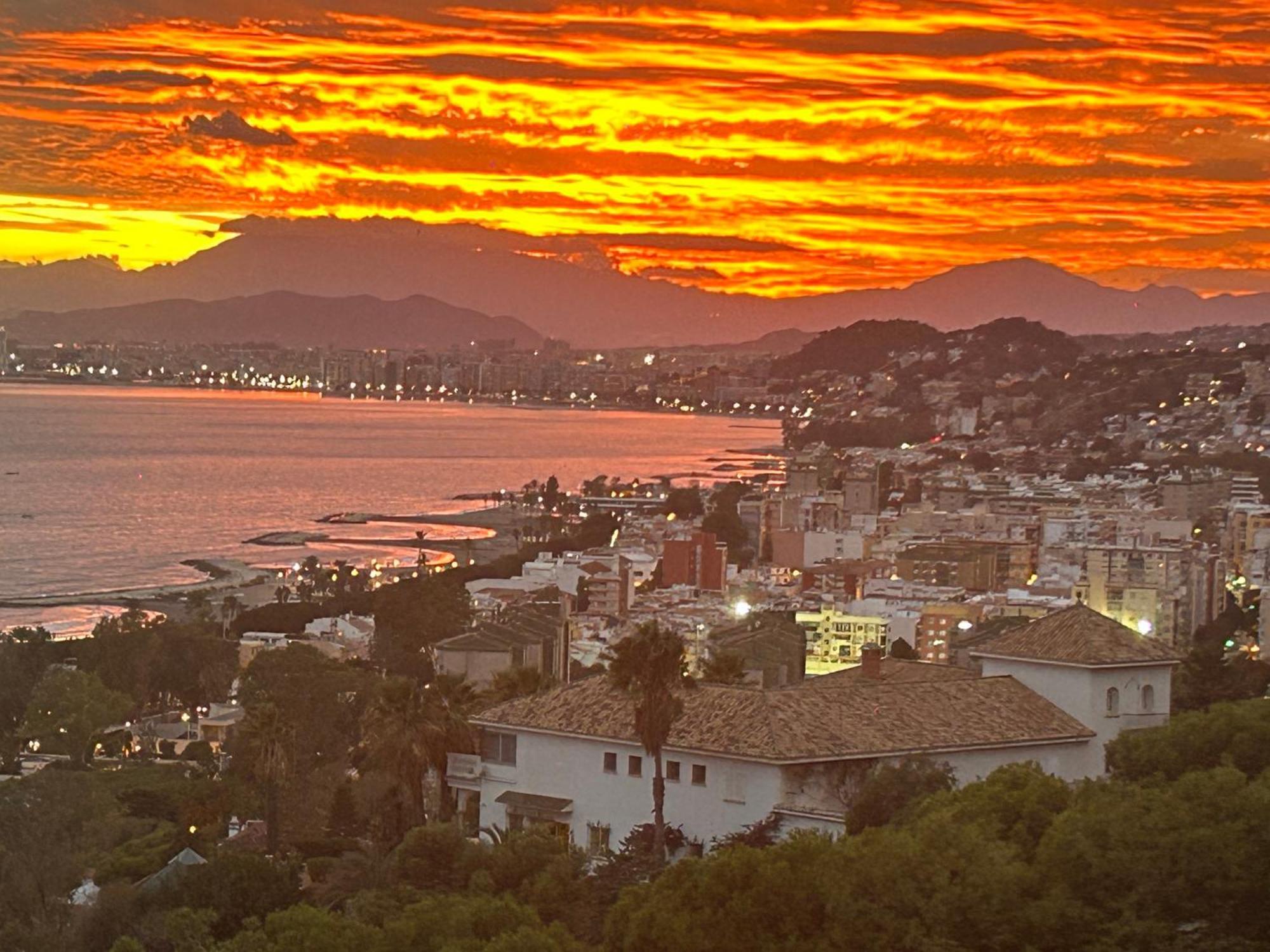 Apartamento Marvellous Malaga Mediterranean And Mountain Views Málaga